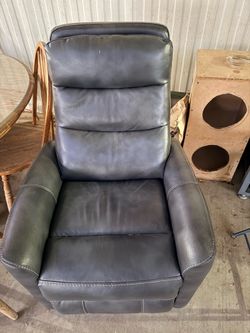 Recliner sofa