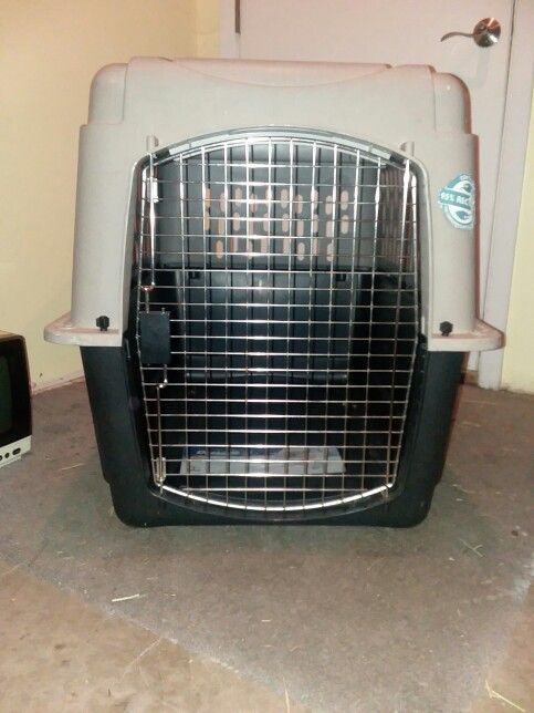 Large Doskocil Pet Taxi/Carrier 36Wx25Dx27H
