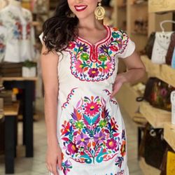 Blusas y Vestidos Mexicanos Bordados ✨ Mexican Dresses & Blouses, Women & Girls ✨ ✨ Prices Vary - Precios Variados 