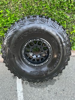 42” Goodyear MTR on Dirtylife beadlock