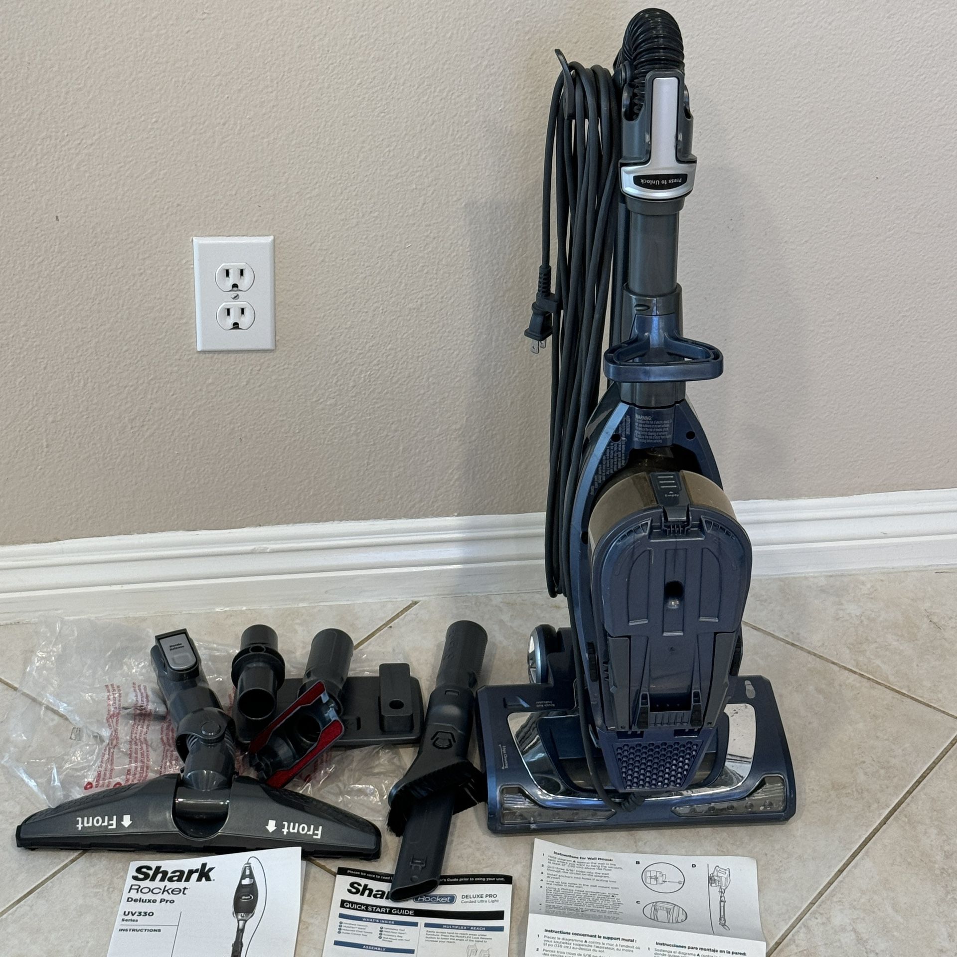 Shark UV330 Rocket DeluxePro Ultra-Light Vacuum Blue