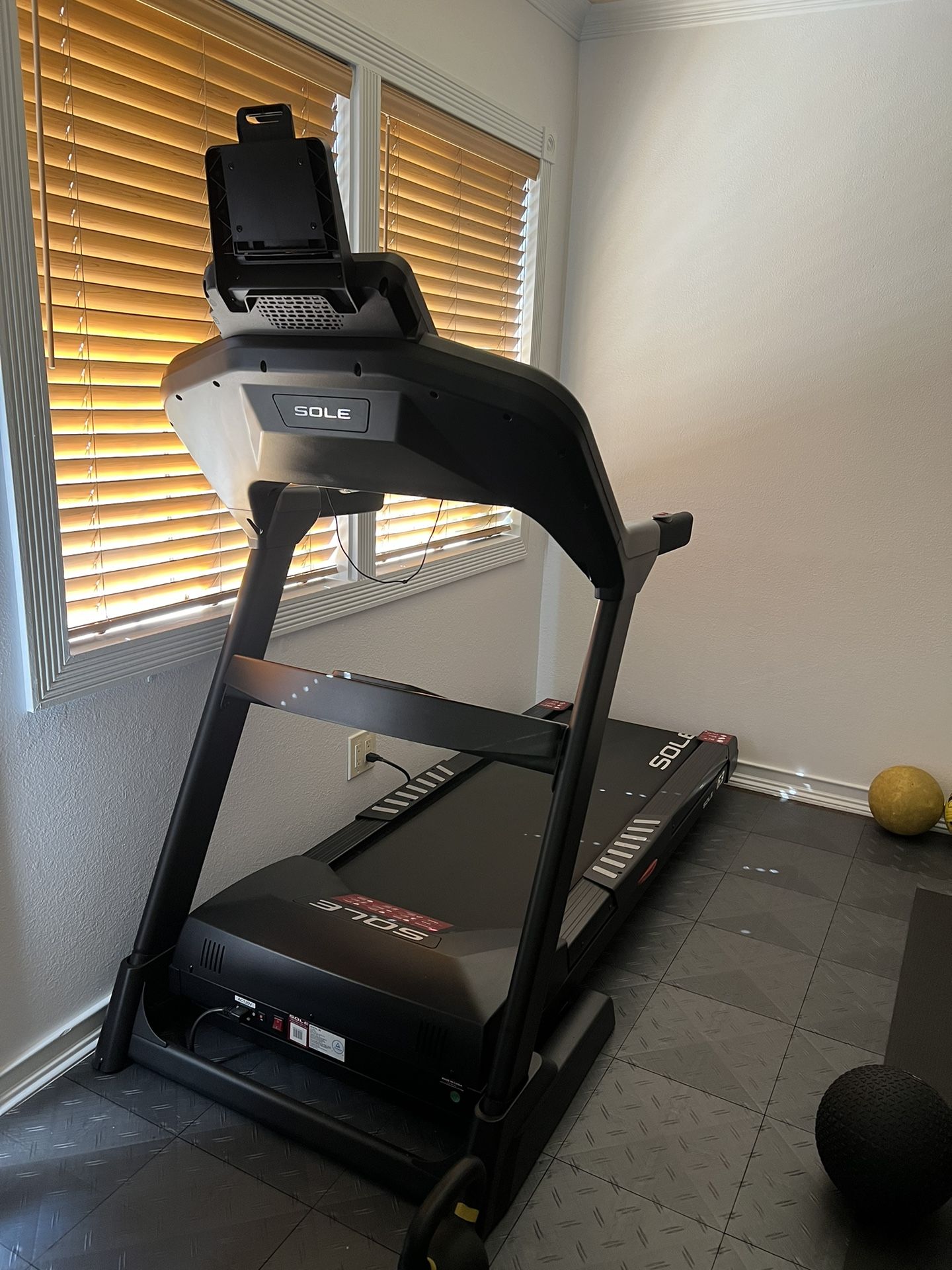 Sole F63 treadmill
