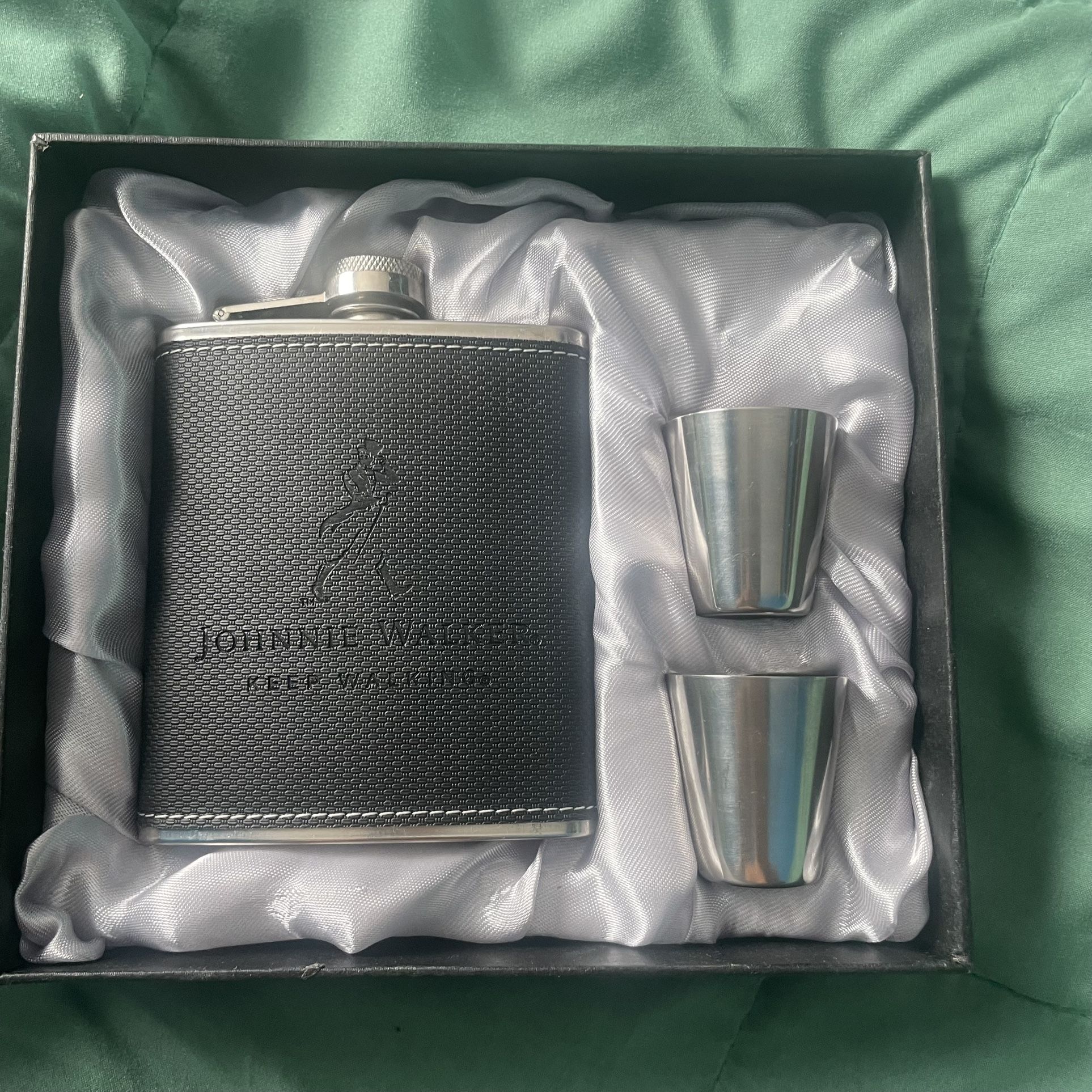Liquor Flask With 2 Shot Cups