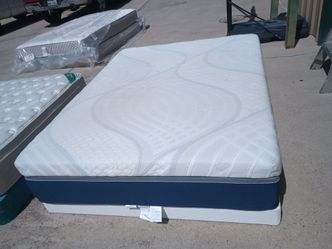 Queen memory foam mattress and box spring