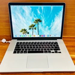  MacBook Pro 15” 2015 2.8Ghz i7 16GB RAM 256GB SSD Fully Functional Scratch on Glass