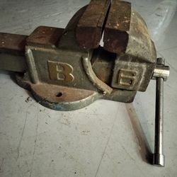 Bench vise