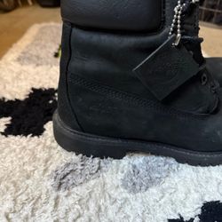 Timberlands ( Black ) Size 8 Men