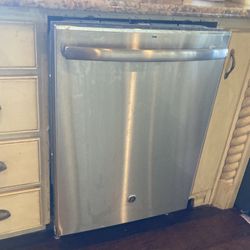 GE dishwasher with connections 