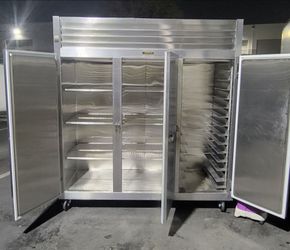 Traulsen 3-door Stainless Refrigerator w/Pan Racks Free Delivery, 18 Months Warranty