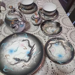 Vintage Moriage Dragon Ware Son  12 Piesas Completas Todo Es Porcelana 