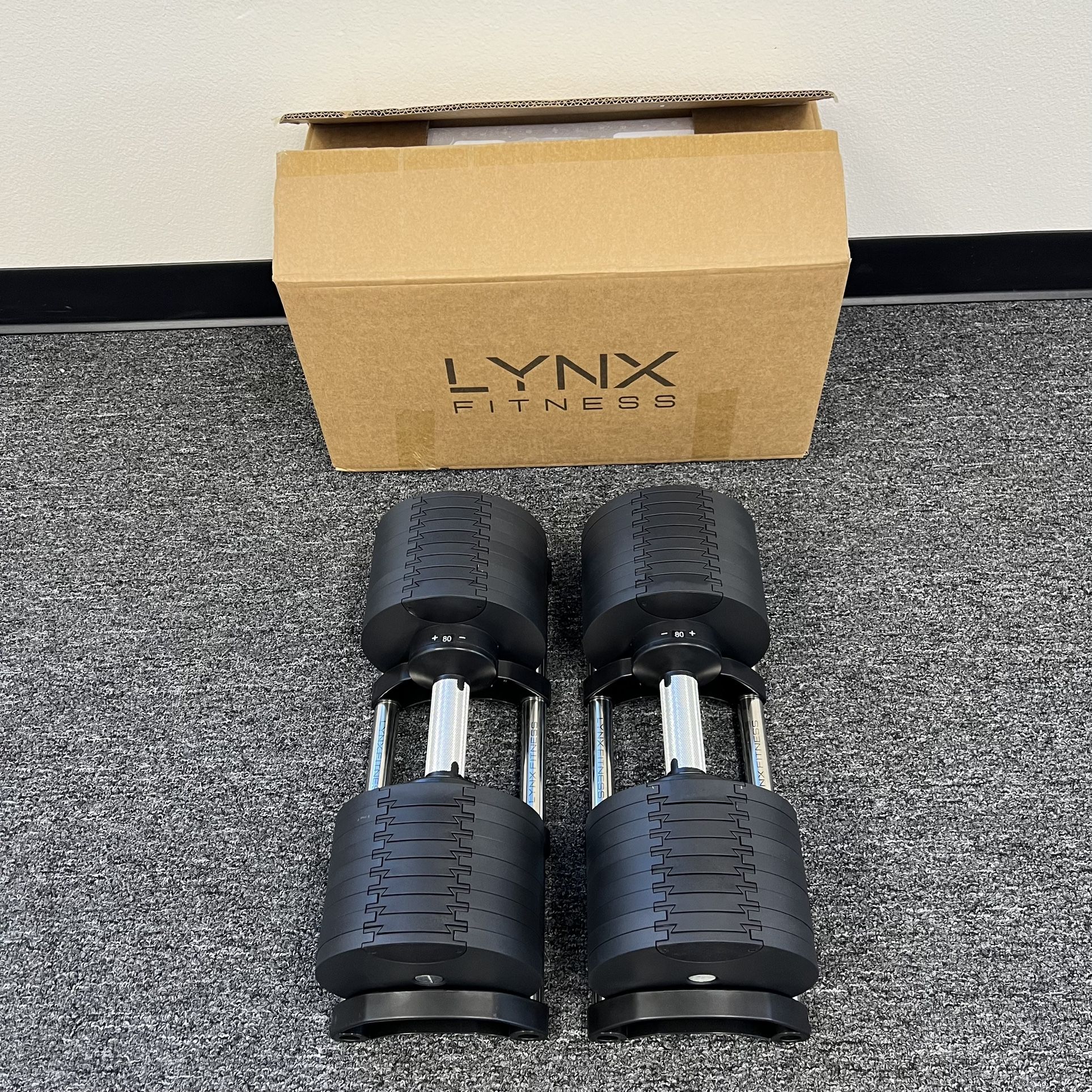 ( BRAND NEW IN BOX ) Pair Of 80lb Adjustable Dumbbells - Click On My Profile For More Gym Equipment