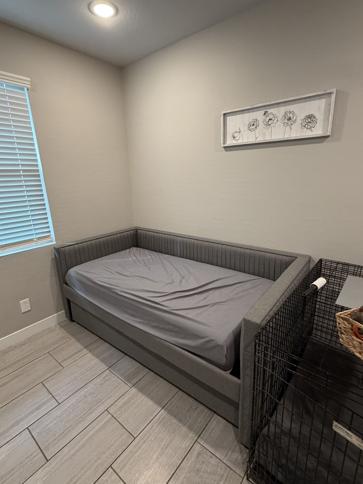 Day Bed With Trundle 