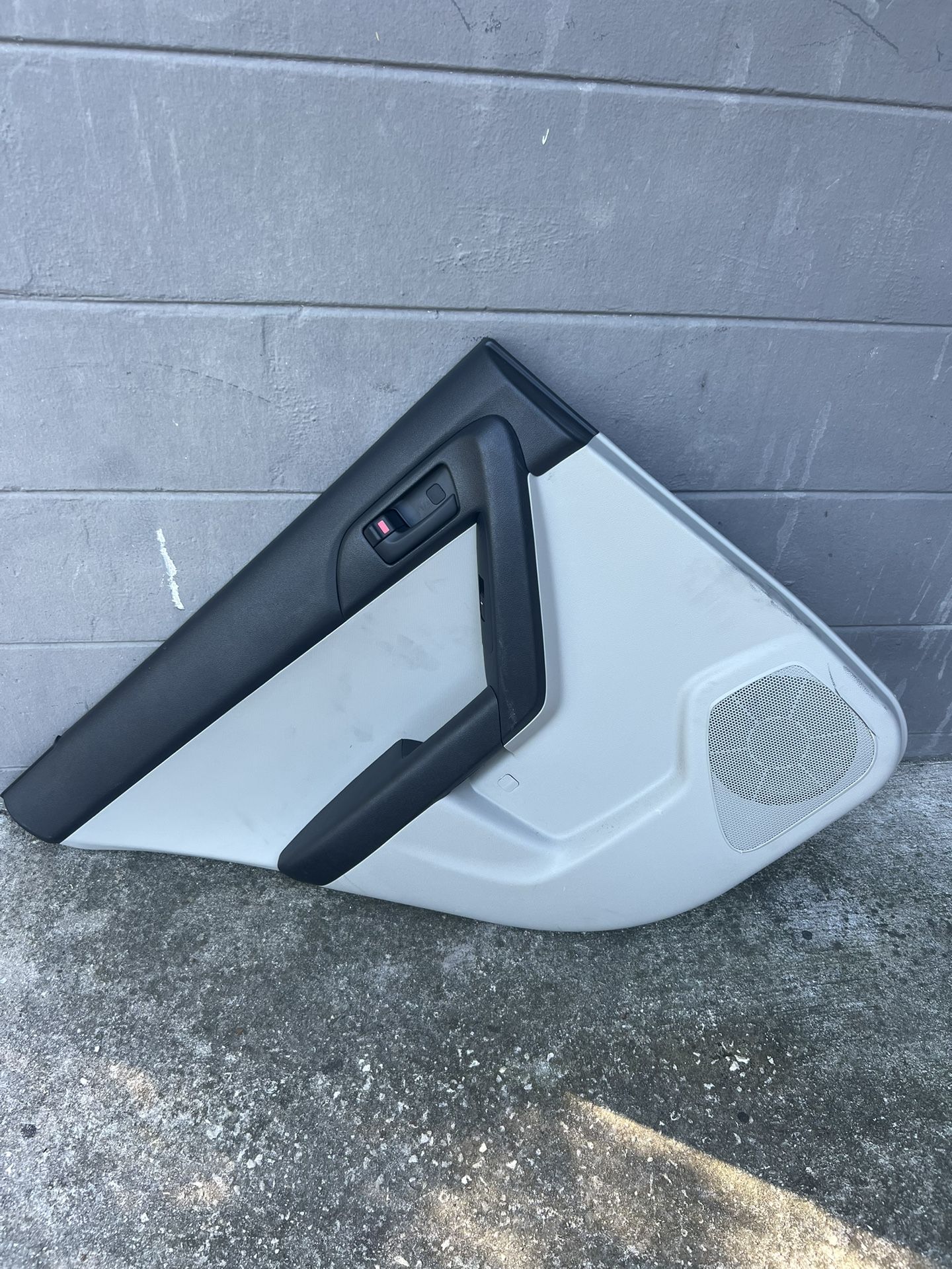2013 Kia Forte Rear Driver Side Window, Door panel, And Motor
