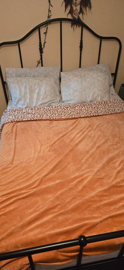 Queen Bed With Mattress