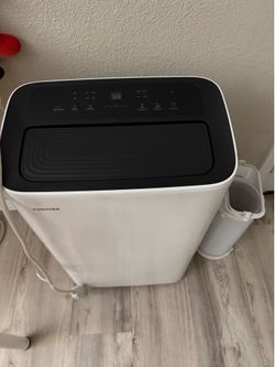 Toshiba 8,000 BTU Smart Portable Air Conditioner – Excellent Condition
