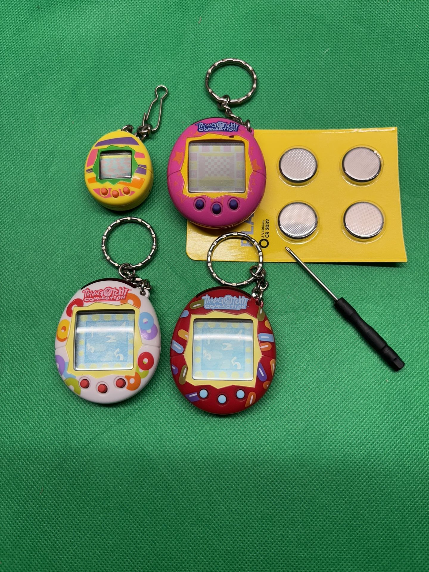 Tamagotchi Bundle Original 2004