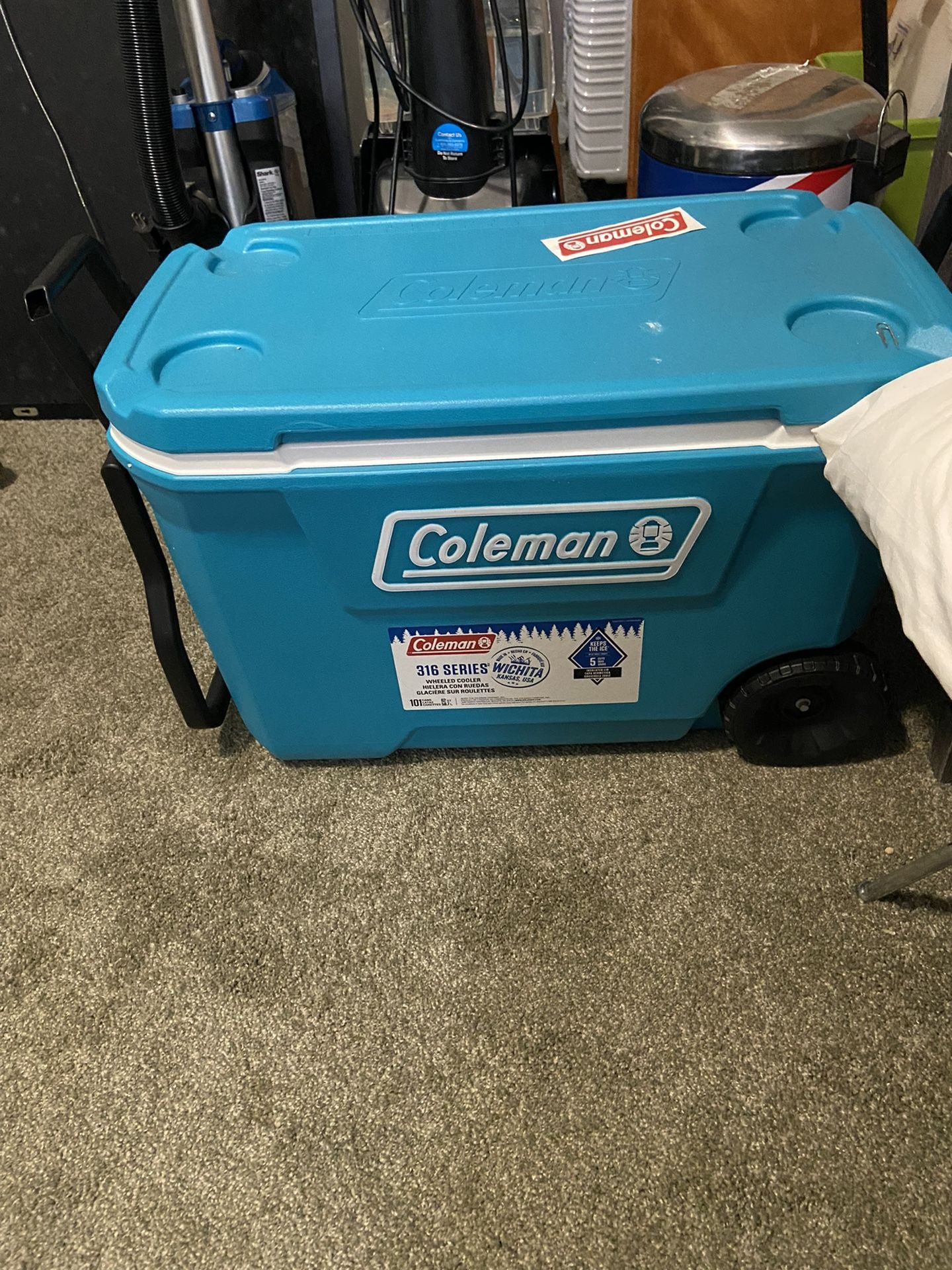 Coleman Wheeled cooler 