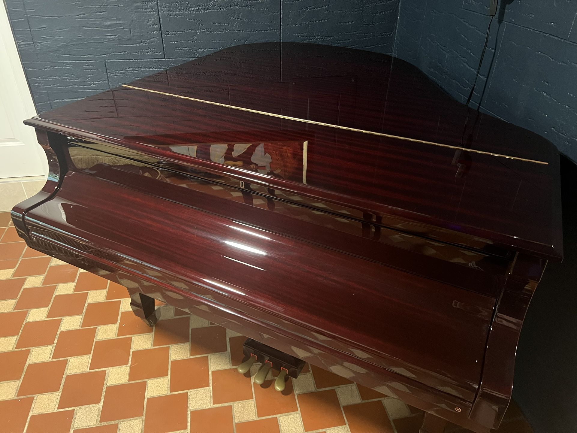 YOUNG CHANG 5 Grand Piano Glossy cherry Finish