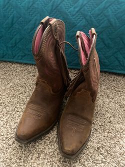 ARIAT fancy fringe wester boots