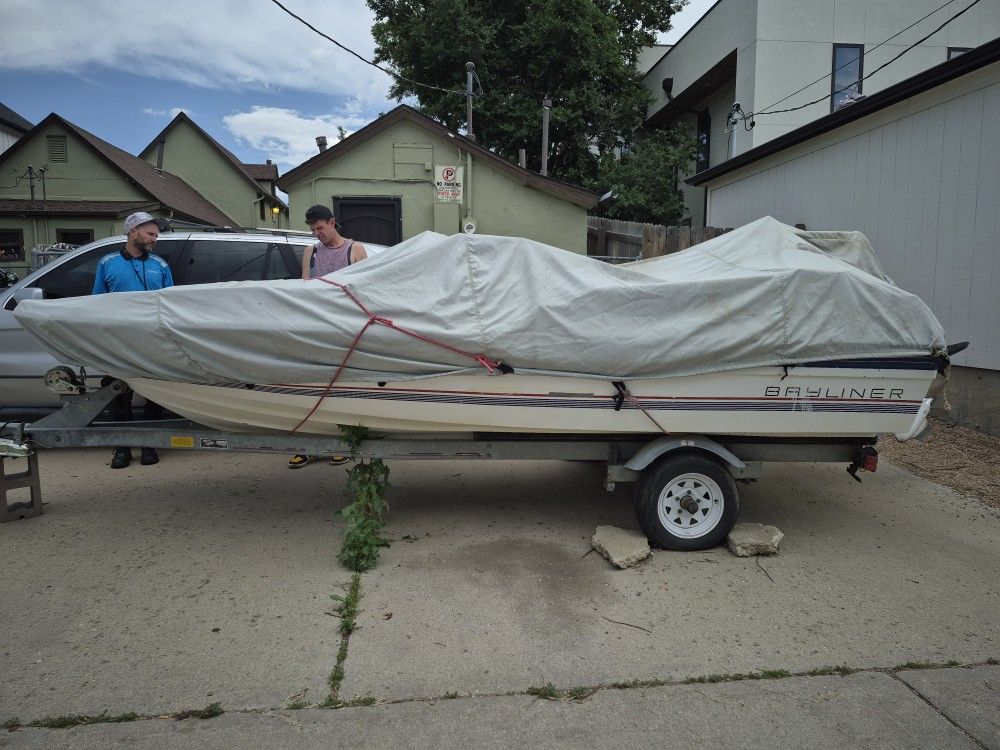 1985 Bayliner Capri Boat with Trailer