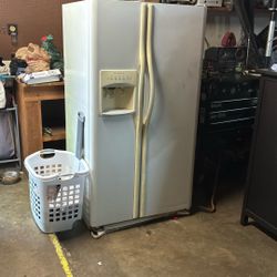 Refrigerator 