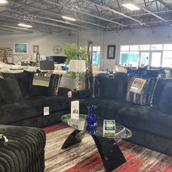 Black Sofa Loveseat 🖤🙌🏼 $2,499