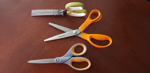 3 CRAFTS AND HERB CUTTING SCISSORS