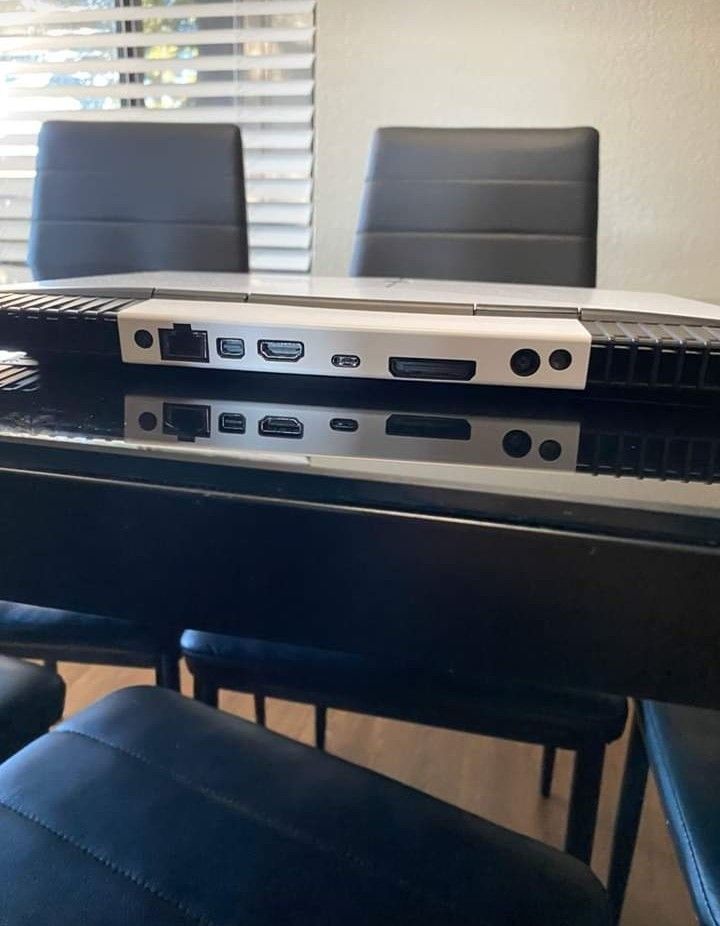 4k gaming laptop ( touchscreen )