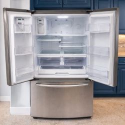 Stainless steel French door refrigerator