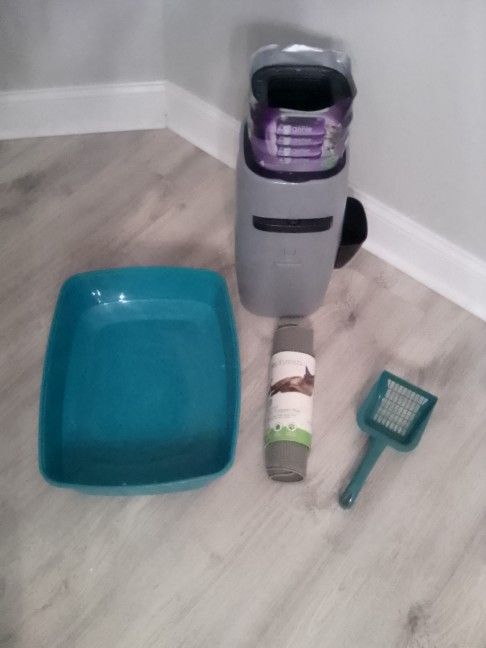 So fresh Litter Box, & Mat, Scooper & Litter Genie