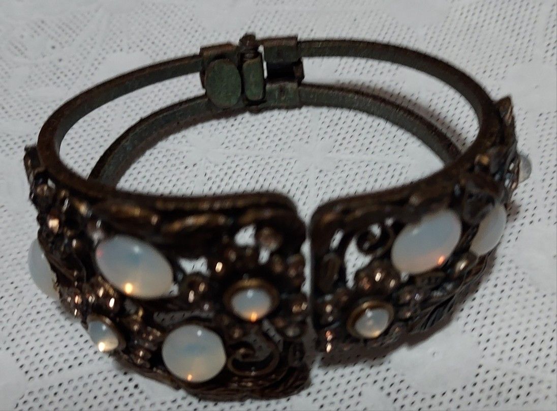 Vintage Sweet Romance Hinged Bracelet