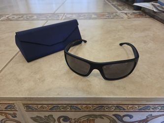 Champion Polarized Sunglasses With Case & Cleaning Cloth