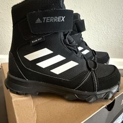 adidas Terrex Snow Hook-And-Loop Boots COLD.RDY Winter Boots Jet Black White Kids Size 1 1/2 
