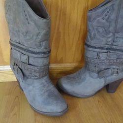 Size 9 boots