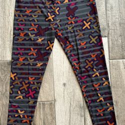 New LuLaRoe Leggings Size M/L TC