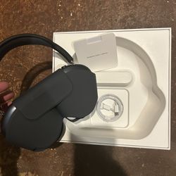 AirPod Maxes