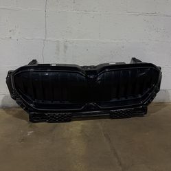 2024 BMW i5 Grille 
