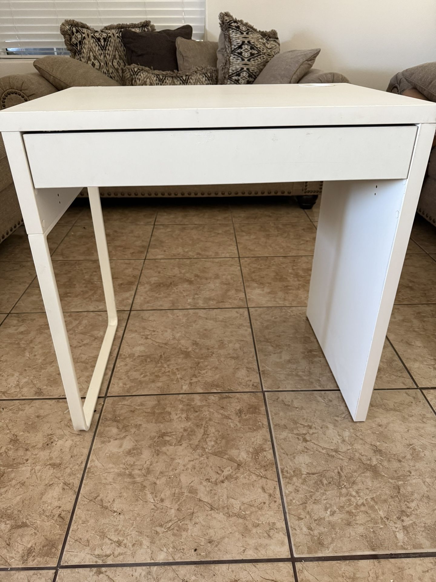 MICKE White Desk 28 3/4x19 5/8 "