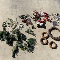 Lot Christmas Wreath Making Supplies $12