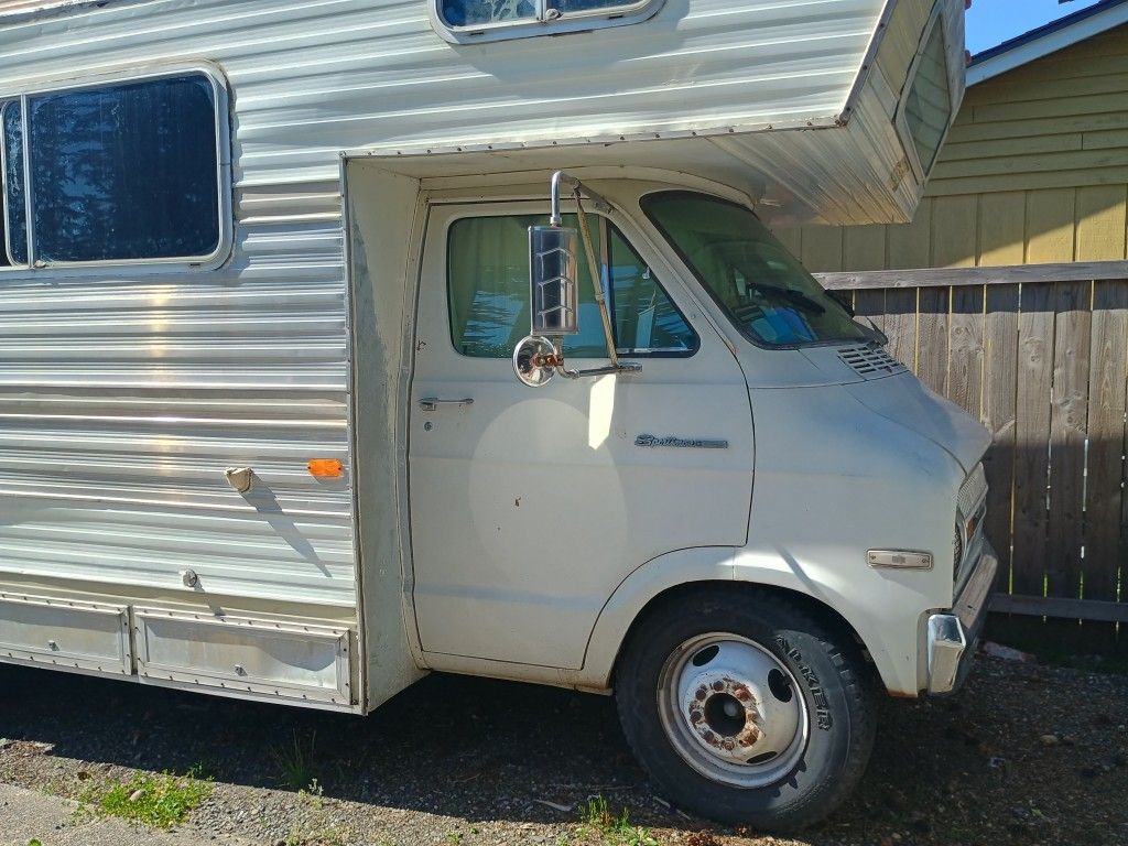 1973 Dodge Sportsman RV