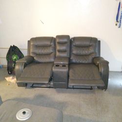 Love Seat Recliner Leather Good Condition 