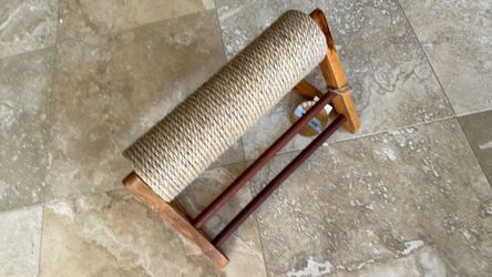 Wood Frame Cat Scratching Post