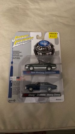 Vintage Style Johnny Lightning 1:64 Muscle Car 2-Pack Class of 1972