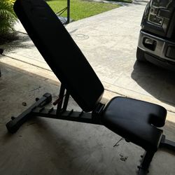 Adjustable Weight Bench 