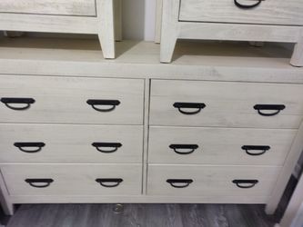 Queen bedroom set