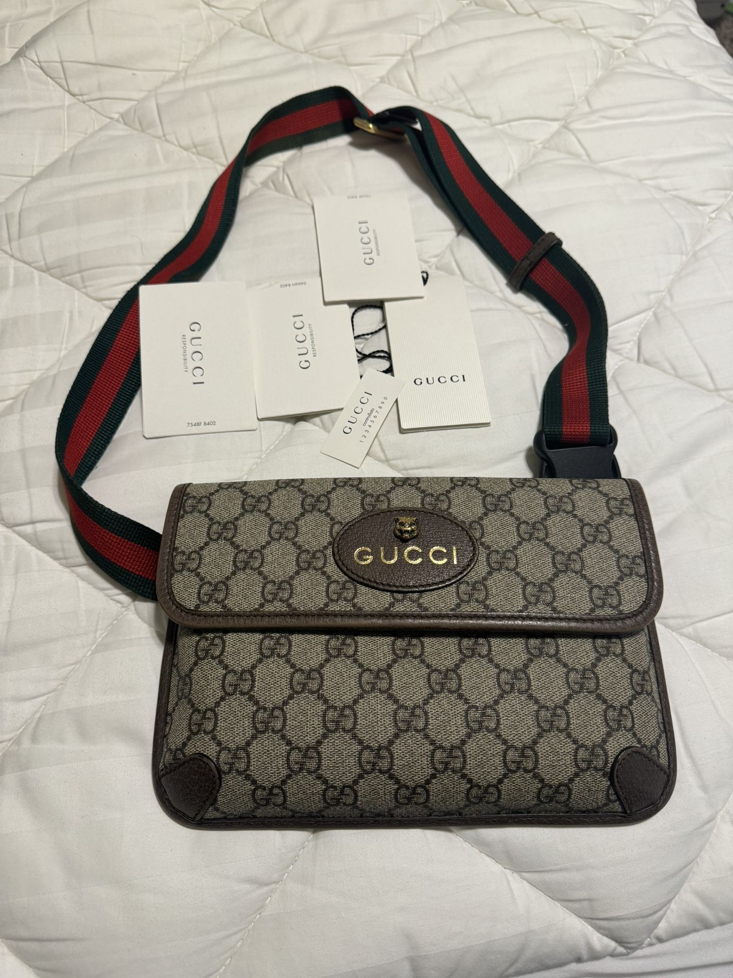 Authentic GUCCI GG Supreme Monogram Neo Belt Bag 