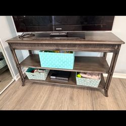 TV stand (From  Rooms To Go)