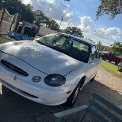 1999 Ford Taurus