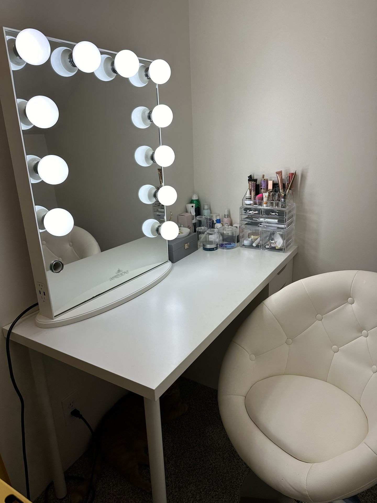 Impressions Vanity Mirror/ Desk/Chair