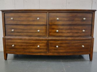 Beautiful 6 Drawer Dresser